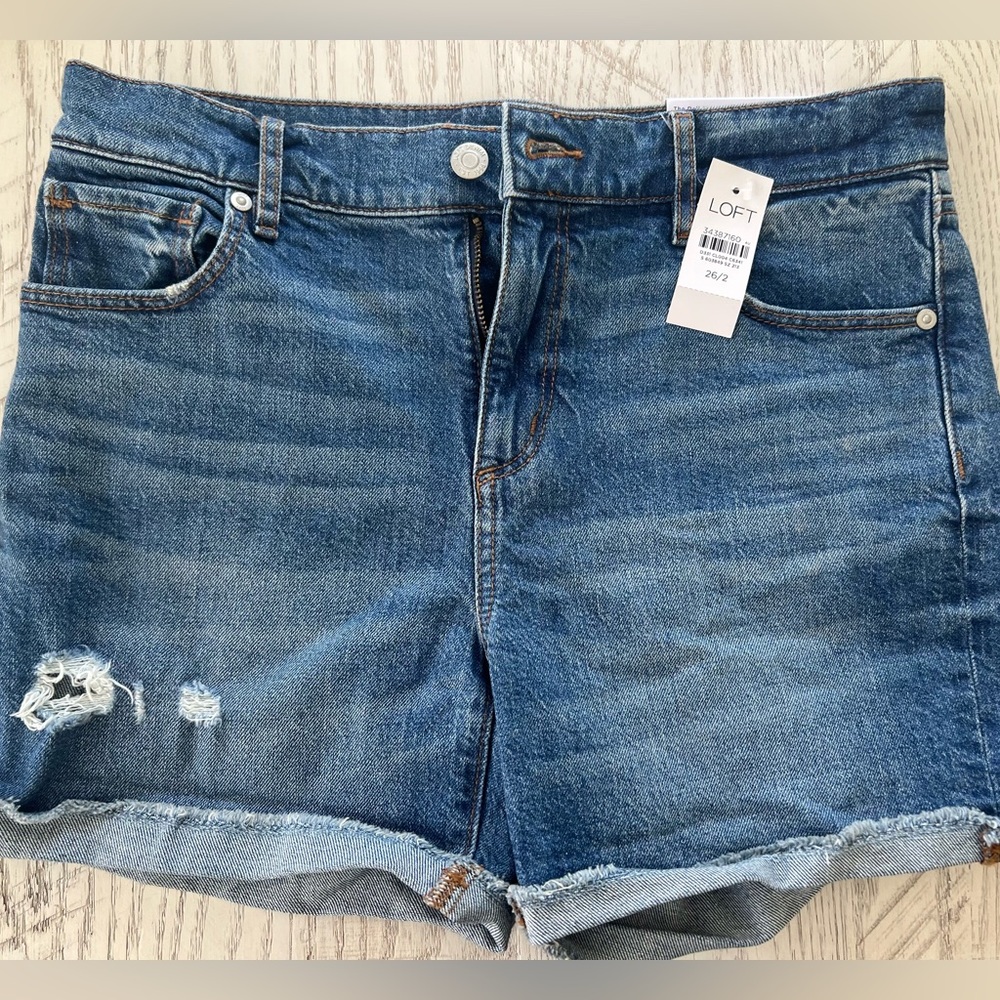 NWT Size 26 Loft “The Roll Short” Jean Shorts